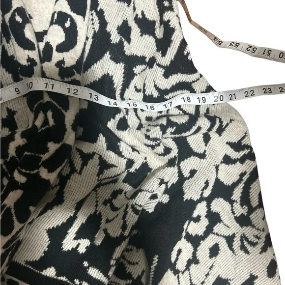 BCBGMAXAZRIA Black Ivory Tapestry Knit Vest Small | Layered Heritage Chic - Picture 6 of 7